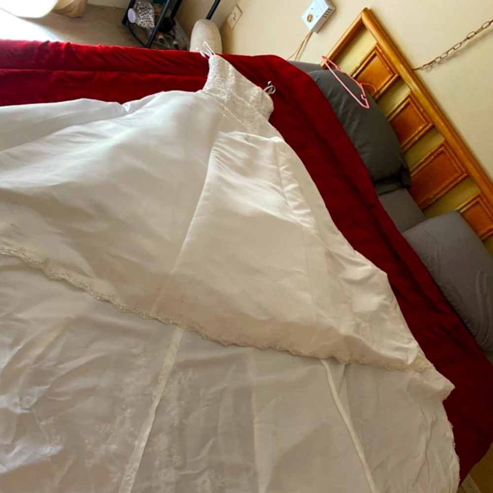 Alfred Angelo Wedding Dress. Size 2.
